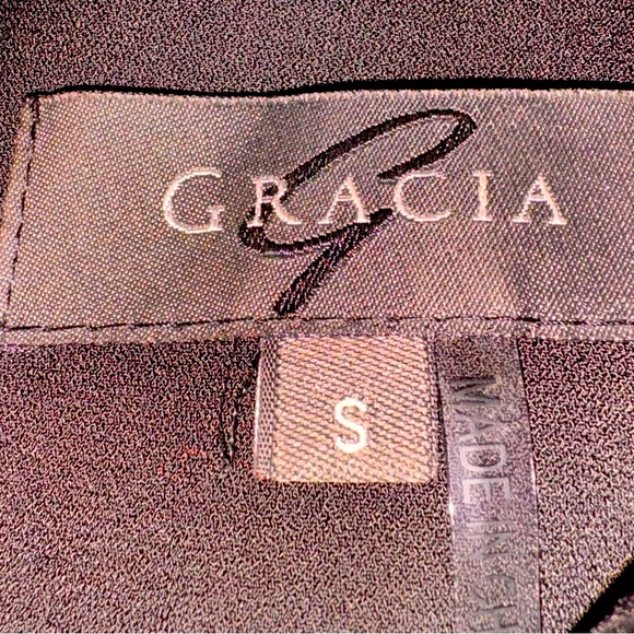 Gracia Ruffle Top - Picture 3 of 3